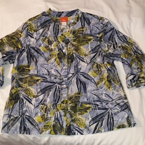 Hearts of Palm Woman Sheer‎ Burnout Button Up Shirt - Picture 1 of 8